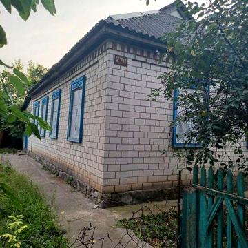 Будинок в центрі міста Глобине