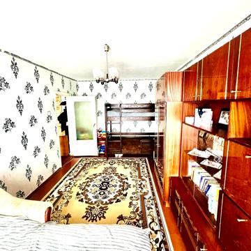 Академіка Грушевського вул., 38