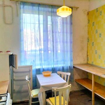 Продаж 2к квартири в Солом’янському районі, вул. Світличного, 4