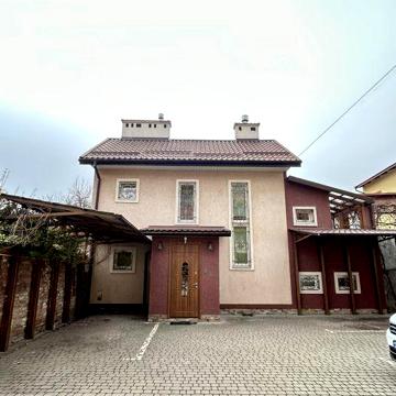 Оренда будинку, 170м. Два  паркомісця. Комісія 50%. Вул.Личаківська.