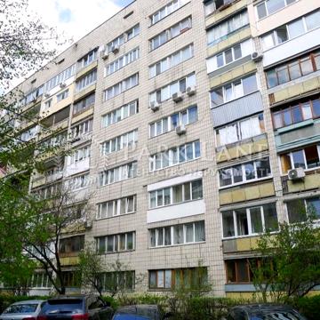 Різницька вул., 8