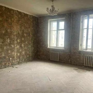 Продам 3-х кімнатну квартиру, вул. Тарасівська 3, ЦЕНТР