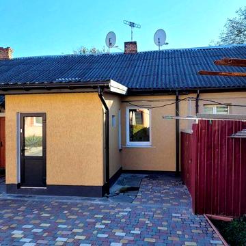 Продаж частини будинку центр вул. Новопічнічна