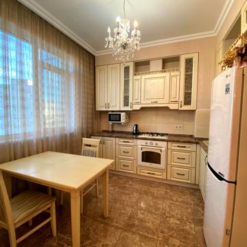 Олексія Вадатурського вул., 16/1