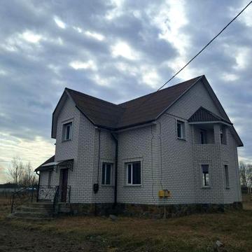 Продаж 2-поверхового будинку