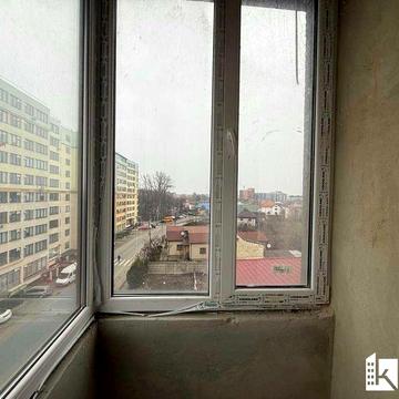 Велика трикімнатна 97м2 в зданому обжитому будинку