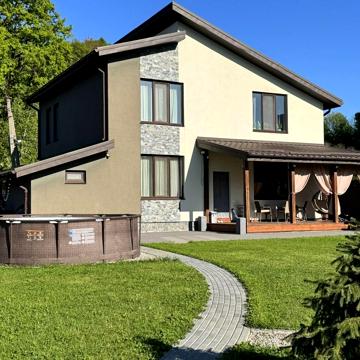 Київська вул., 5