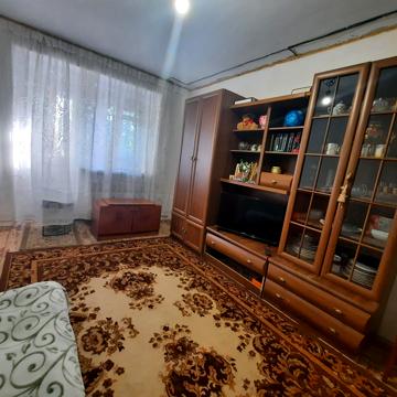 Космонавтів вул., 27/3
