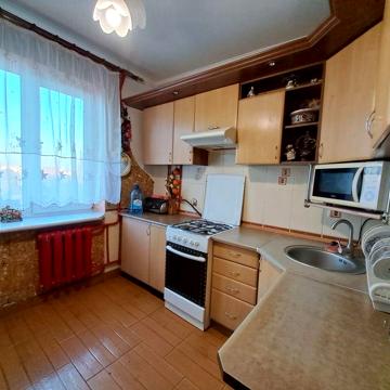 Оренда 2 кім.квартира на Виставці по вул Перемоги .