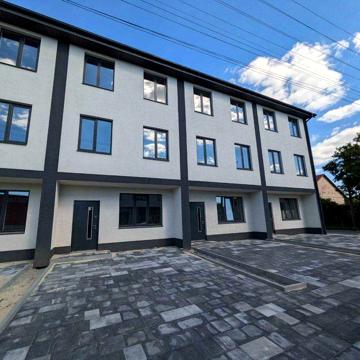 Продається триповерховий таунхаус 115 м²\Вишневе