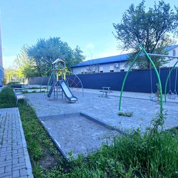 Григорія Сковороди вул., 4