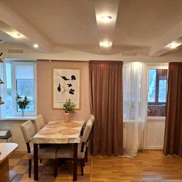 Продаж двокімнатної квартири з ремонтом, м. "Дорогожичі"