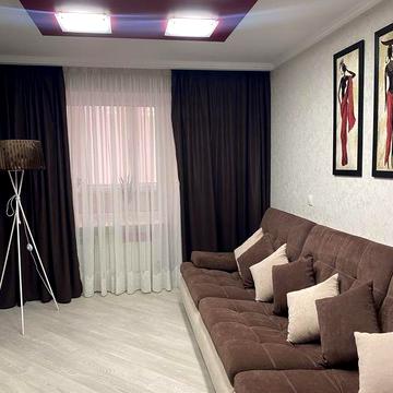 Продам 3-х кім. кв з рем, автономкою і технікою у центрі.