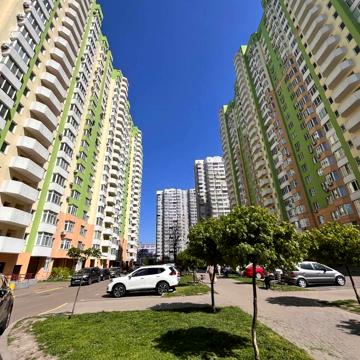 Пономарьова вул., 26