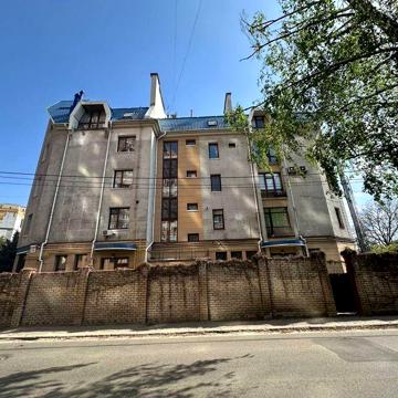 Без комісії!Продам затишну 1-к по вулиці Клінічна 28
