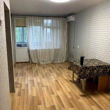 Продам квартиру з ремонтом. Вул, Зодчих 64