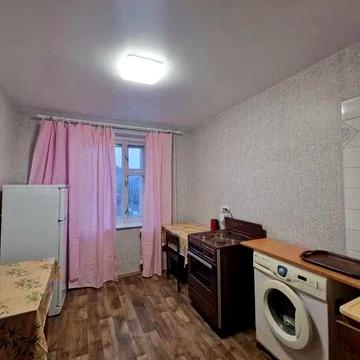 Продам трикімнатну квартиру 10 хв до метро вул. Тороповського 47