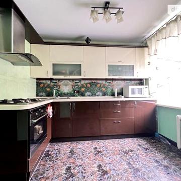 Продаж 3к Квартира Костянтина Василенка вулиця