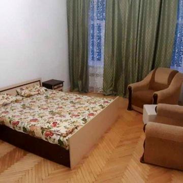 Довгострокова оренда 2 кім.кв вул. Драгоманова, 13