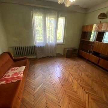 Продаж 2кім квартири , потребує ремонту