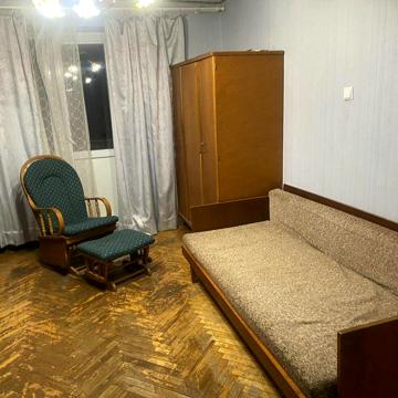 Антона Головатого вул., 4а