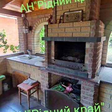 Терміново продамо добротний будинок для вибагливих клієнтів.