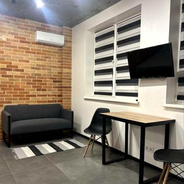 Продам квартиру, Кониского 30а, бывшая  Володарского, Центр