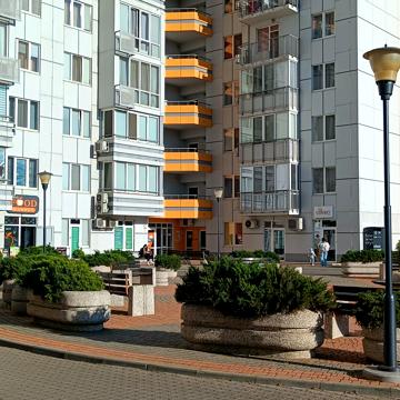 Середньофонтанська вул., 35