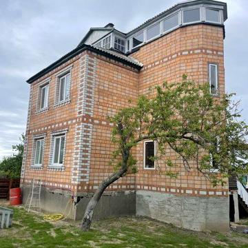 Продам будинок в центрі міста