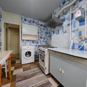 Героїв просп., 12