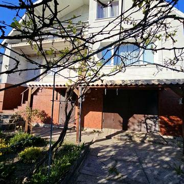 Дім біля лісу- спокій, простір та затишок