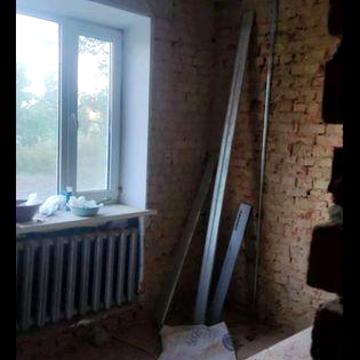 Продам чотирьох кімнатну квартиру в районі Пту перший поверх без ремон ЖК перший поверх