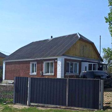 Продам будинок у мальовничому місці біля лісу на березі річки