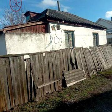 Продам старий будинок під забудову!