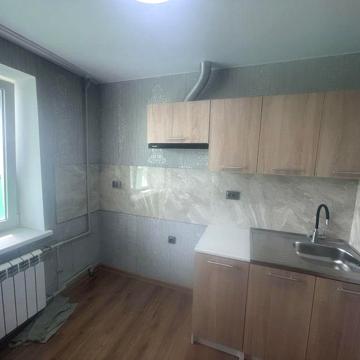 Продам 1 к Уральская, Национальной Гвардии
