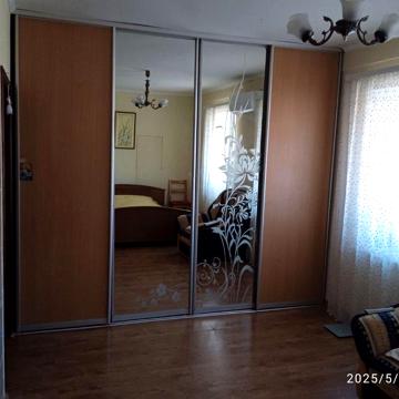 Квартира в самому центрі міста ( поруч з філармонією). Три кімнати.
