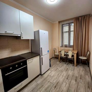 Продам 1 кім квартиру пров. Лобачевського 7а м. Дарниця 15 хв.їзди