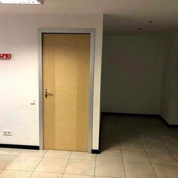 З якісним ремонтом 3к 53кв.м 1поверх пр.Гагаріна під житло чи офіс