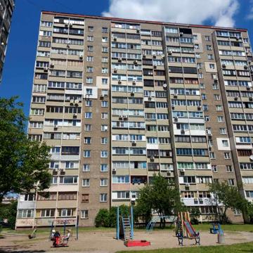 Степана Олійника вул., 15