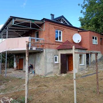 Продам двоповерховий будинок в м.Ізюм