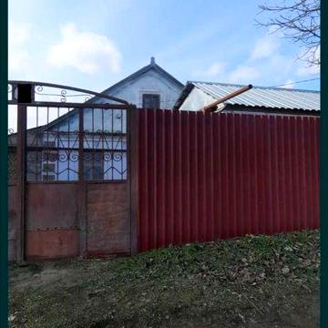 Продам будинок в Чорноморці з земельною ділянкою. ТЕРМІНОВО. ВЛАСНИК