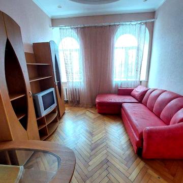 Здам 2к в самому центрі вул.Воскресенська