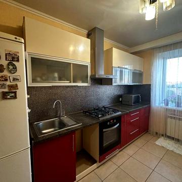 Продаж добротної квартири 77 м з ремонтом на Героів Упа без %