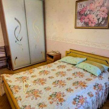 Бровари, Бульвар Незалежності 9-А, поруч Героїв України, парк Перемоги