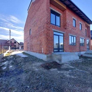 Не завершене будівництво 520 м2.