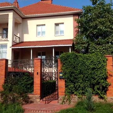 Без комісії. Продам будинок 480 кв. м на Петропавлівській Борщагівці.