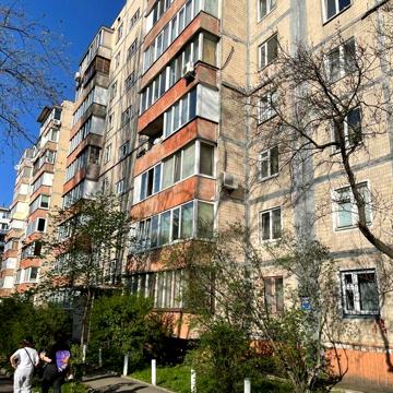 Продам 2х кімнатну Мінський пр 8а без %