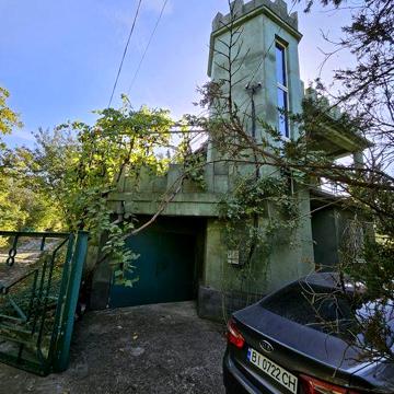 Продам дачу із будинком, Фортеця