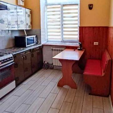 Продається 2-кімнатна квартира з закритим подвір’ям у Дублянах