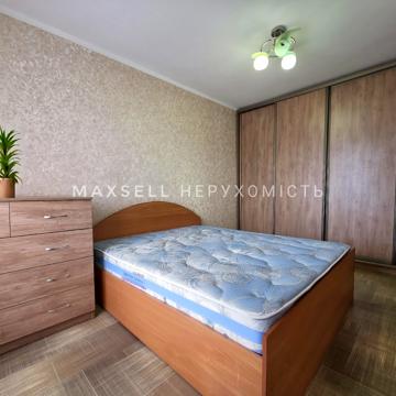 Холодногірська вул., 49